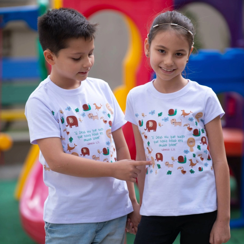 Baby Look Infantil e Deus Viu que Tudo que Havia Feito era Muito Bom Baby Look Infantil e Deus Viu que Tudo que Havia Feito era Muito Bom