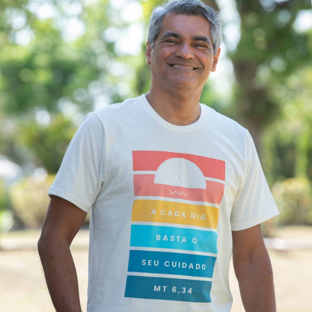 Camiseta A Cada Dia Basta o seu Cuidado