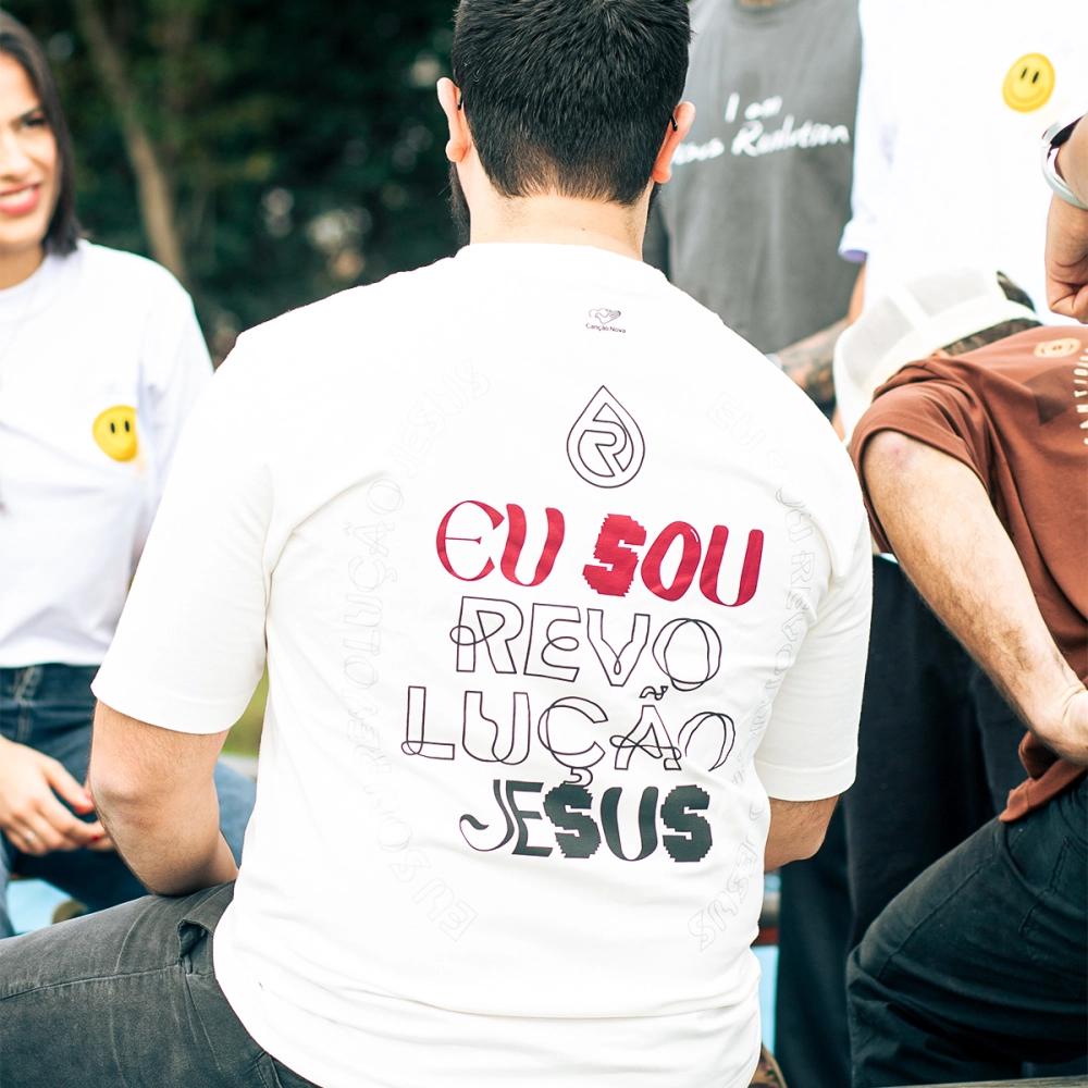Camiseta Oversized Eu Sou Revolução Jesus