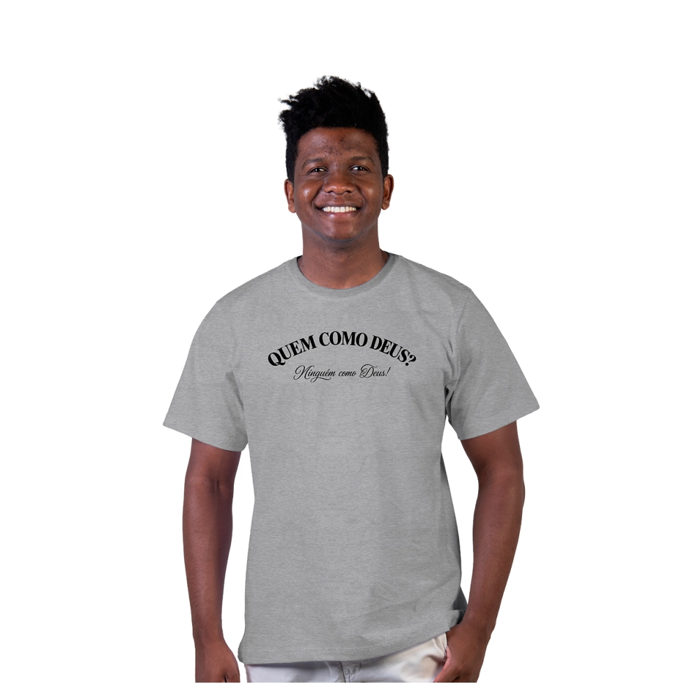 Camiseta Quem Como Deus Camiseta Quem Como Deus