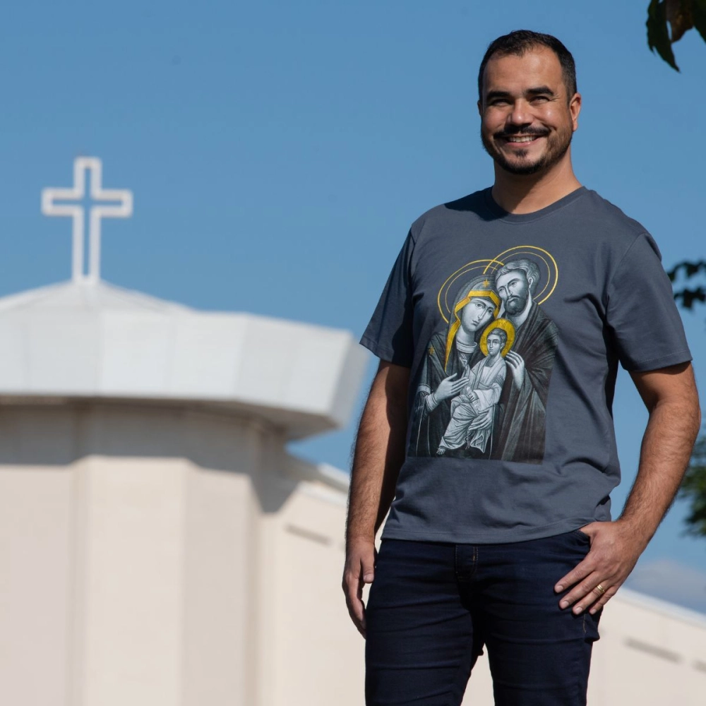 Camiseta Sagrada Família Camiseta Sagrada Família