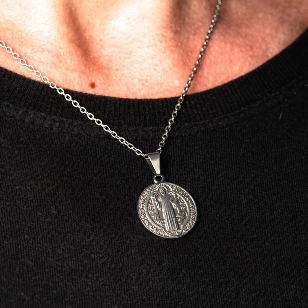 Corrente Medalha de São Bento Prateada Corrente Medalha de São Bento Prateada