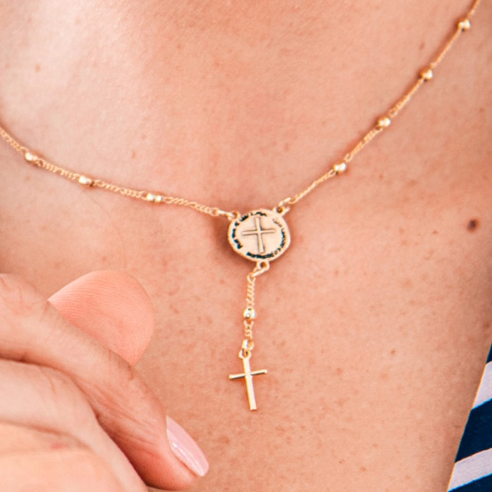 Gargantilha Dezena Medalha das Duas Cruzes - Semijoia Gargantilha Dezena Medalha das Duas Cruzes - Semijoia