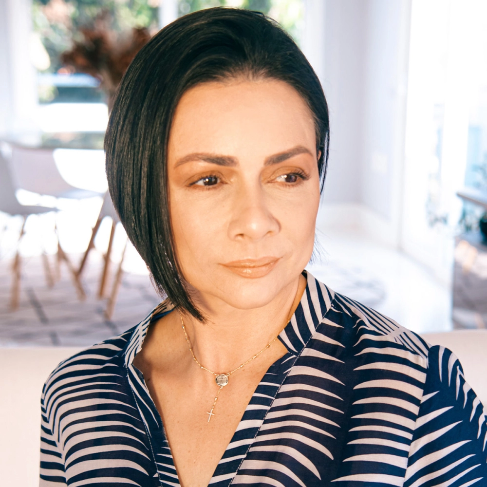 Gargantilha Dezena Medalha das Duas Cruzes - Semijoia Gargantilha Dezena Medalha das Duas Cruzes - Semijoia