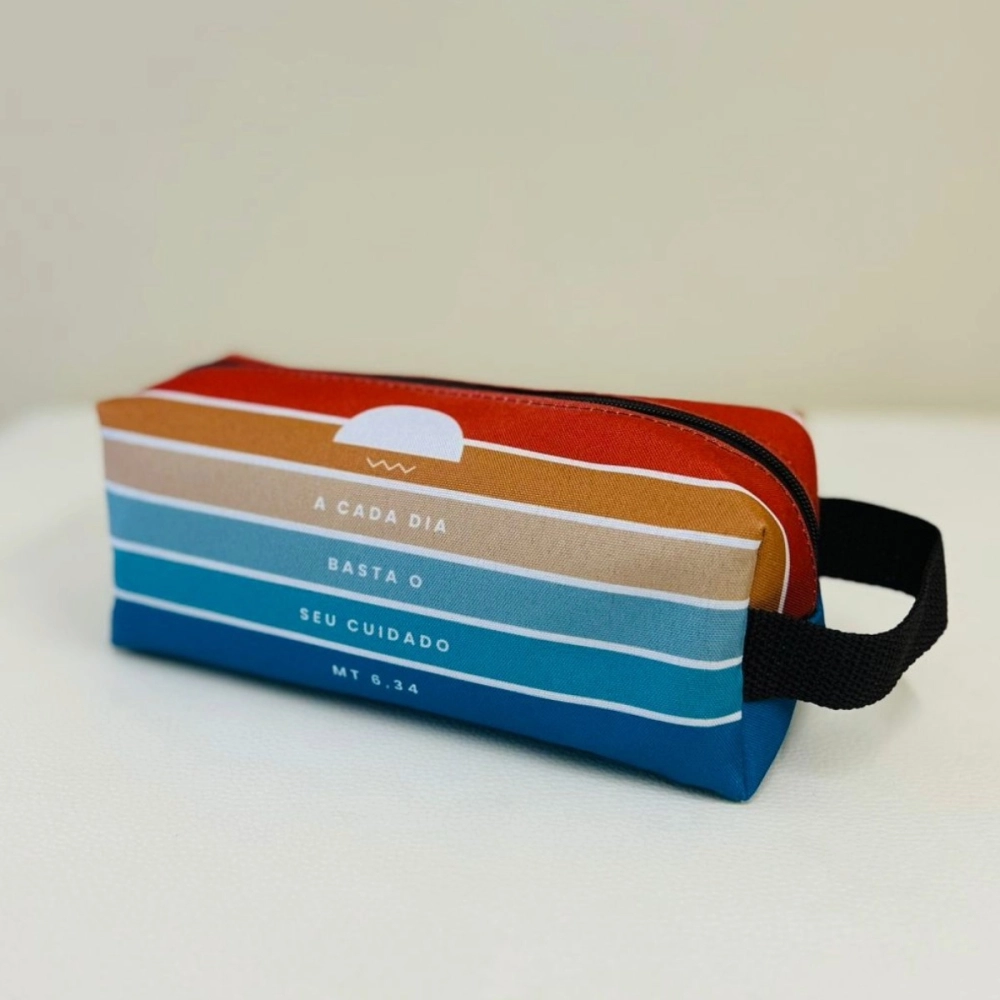 Necessaire - A Cada Dia Basta o Seu Cuidado Necessaire - A Cada Dia Basta o Seu Cuidado