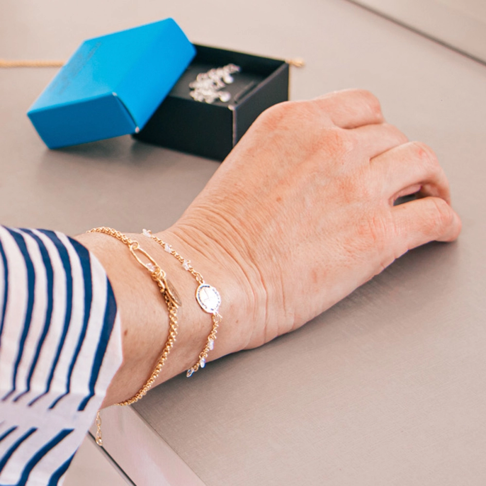 Pulseira Corrente Dupla Elo Medalha das Duas Cruzes - Semijoia Pulseira Corrente Dupla Elo Medalha das Duas Cruzes - Semijoia