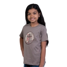 Baby Look Infantil Medalha das Duas Cruzes - Cinza Pedra Baby Look Infantil Medalha das Duas Cruzes - Cinza Pedra