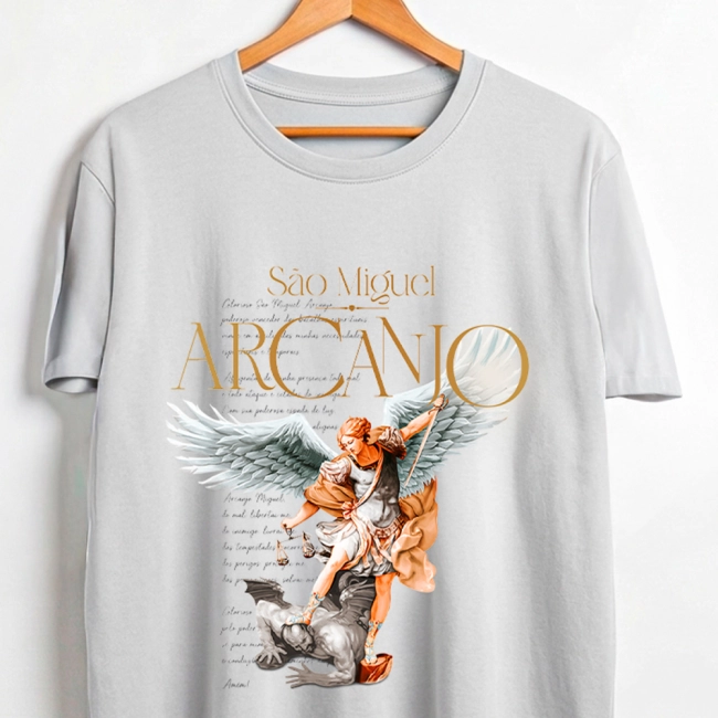 Baby Look Plus Size São Miguel Arcanjo - Cinza Cloud Baby Look Plus Size São Miguel Arcanjo - Cinza Cloud