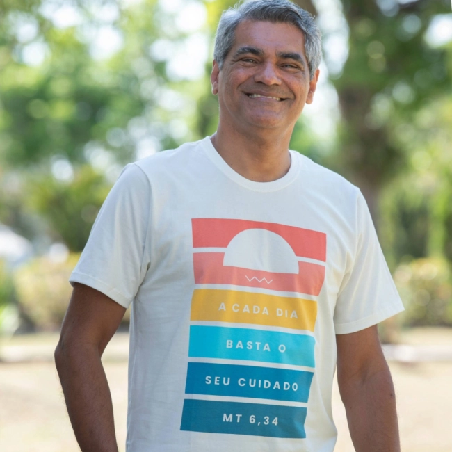 Camiseta A Cada Dia Basta o seu Cuidado