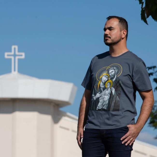 Camiseta Sagrada Família Camiseta Sagrada Família