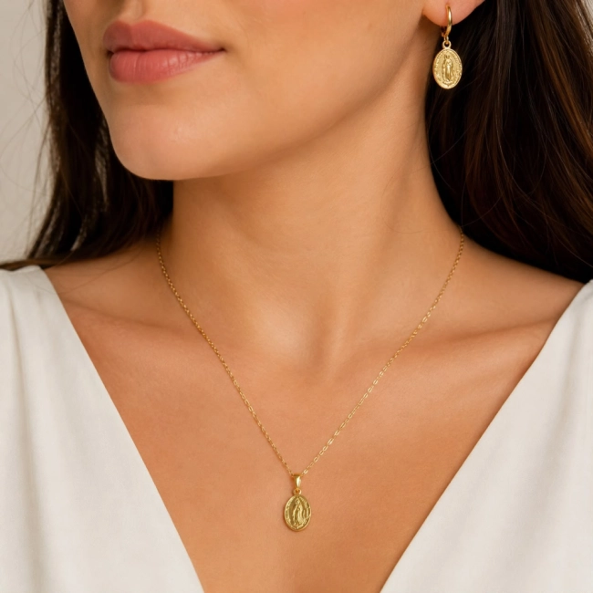 Conjunto Corrente e Brinco Nossa Senhora de Guadalupe Conjunto Corrente e Brinco Nossa Senhora de Guadalupe