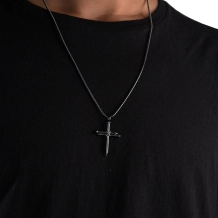 Corrente com Pingente Cruz de Pregos - Onix Corrente com Pingente Cruz de Pregos - Onix