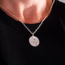 Corrente Medalha São Bento Prateada Corrente Medalha São Bento Prateada