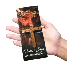 Crucifixo "Vinde, Ó Deus" Marrom Crucifixo "Vinde, Ó Deus" Marrom