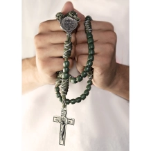 Terço Medalha das Duas Cruzes Paracorde Verde Terço Medalha das Duas Cruzes Paracorde Verde