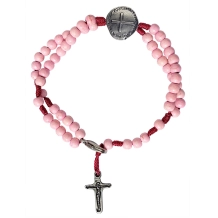 Terço Pulseira Infantil Medalha das Duas Cruzes - Pedra Cerâmica Rosa Terço Pulseira Infantil Medalha das Duas Cruzes - Pedra Cerâmica Rosa