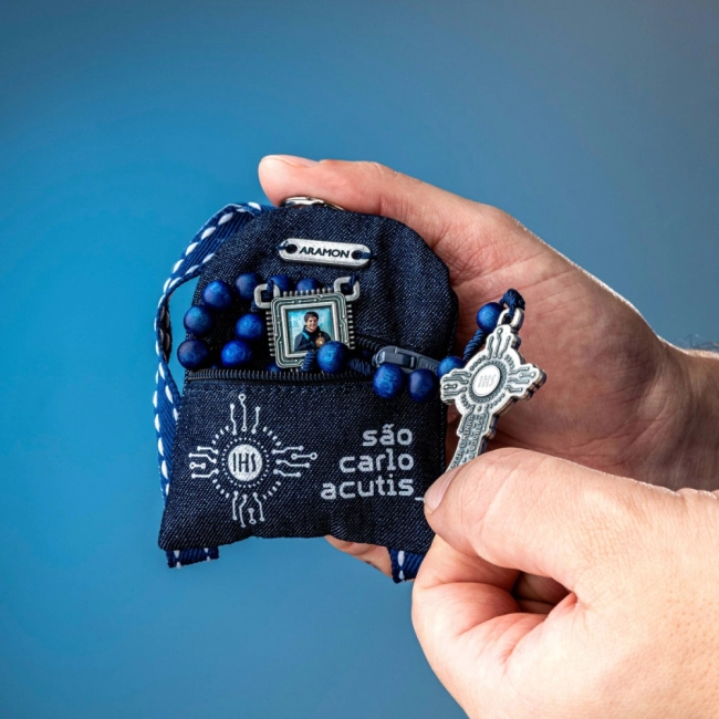 Terço Carlo Acutis Azul com Mochila Ostensorio