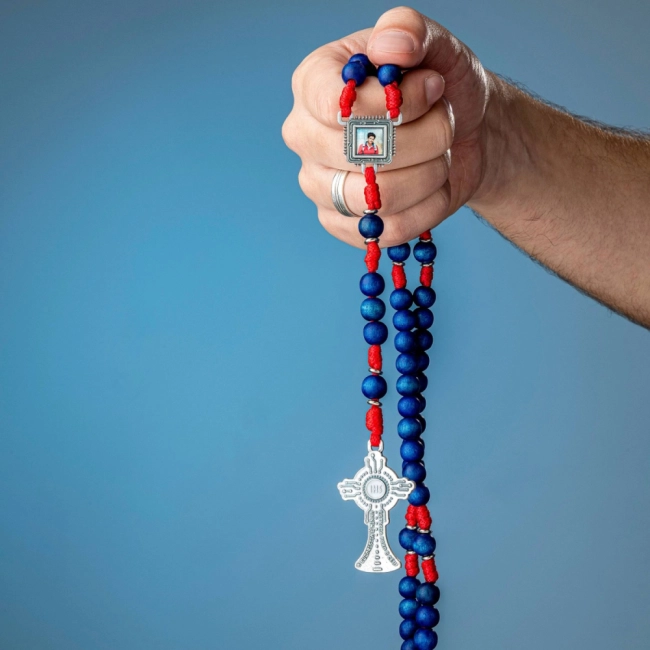 Terço Carlo Acutis Azul/Vermelho Terço Carlo Acutis Azul/Vermelho