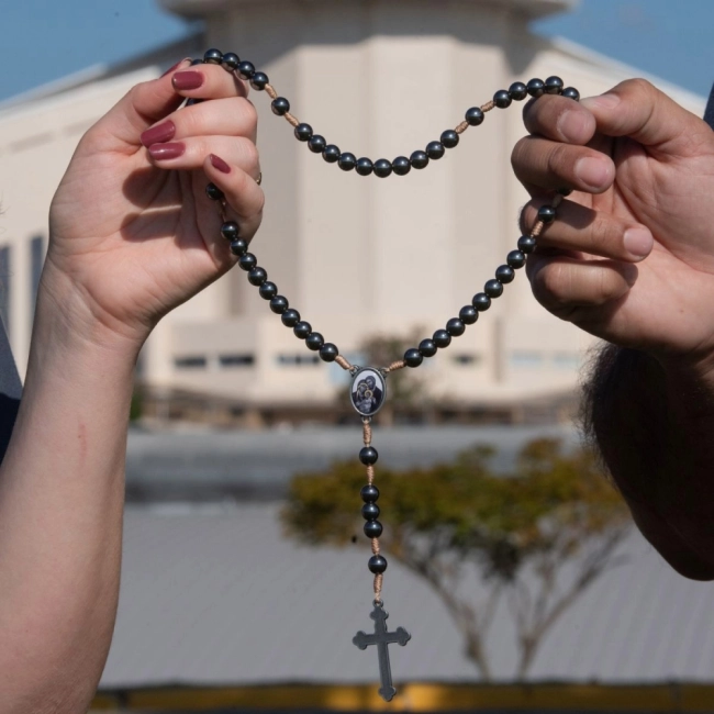 Terço Hematita Sagrada Família